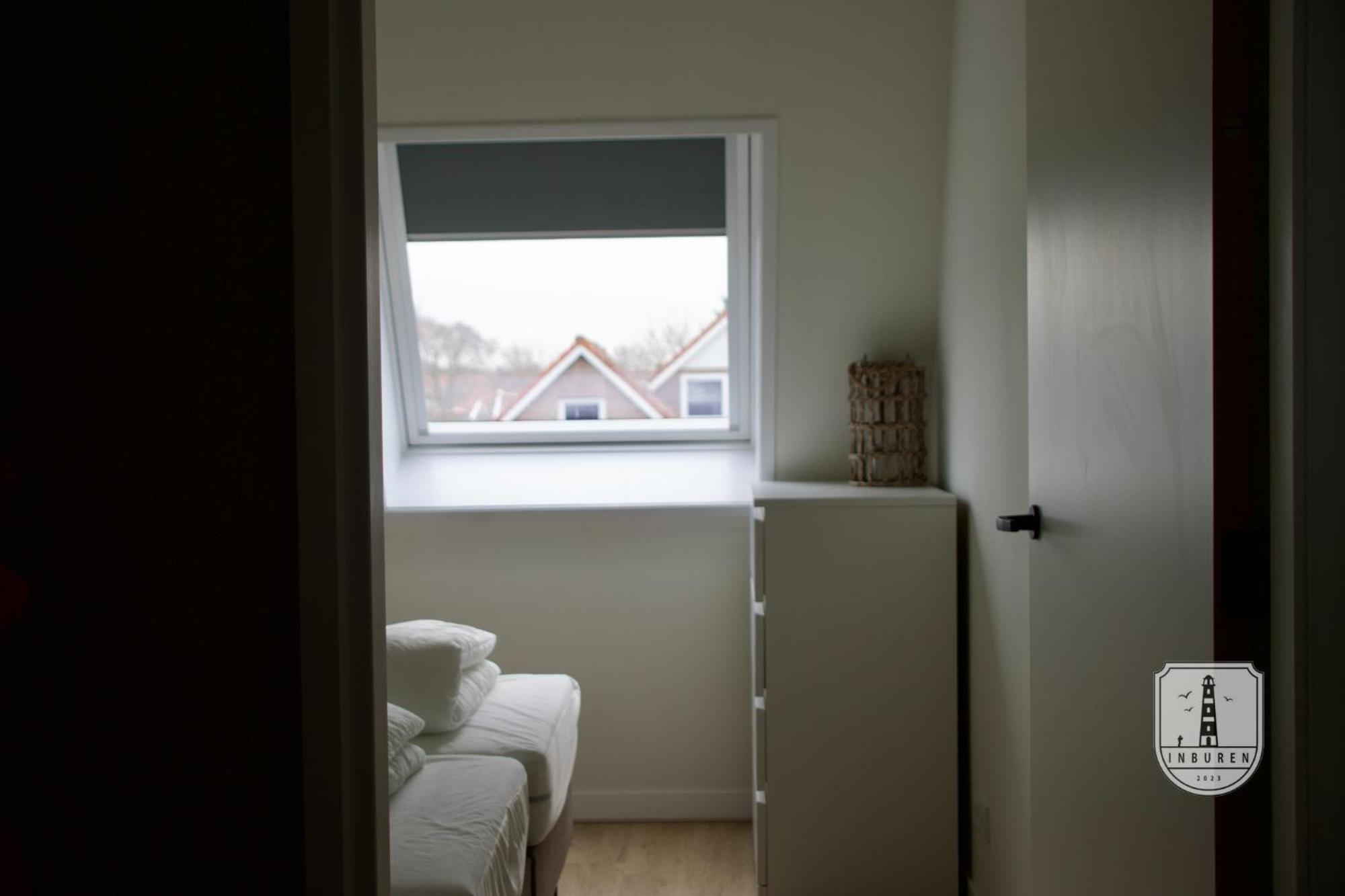 Inburen Buren  Buitenkant foto